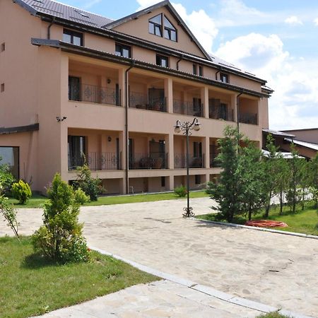 Club Insieme Grand Resort Potlogi Exterior photo