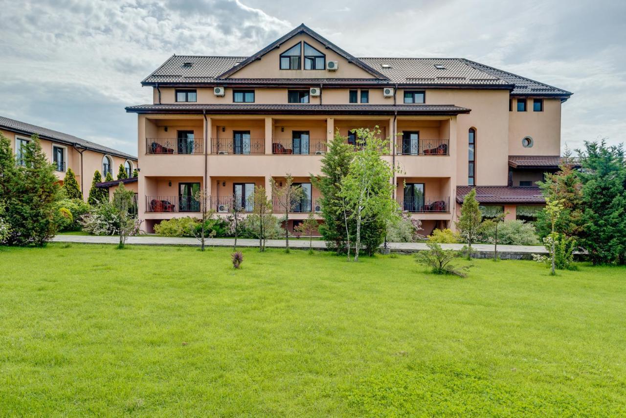 Club Insieme Grand Resort Potlogi Exterior photo